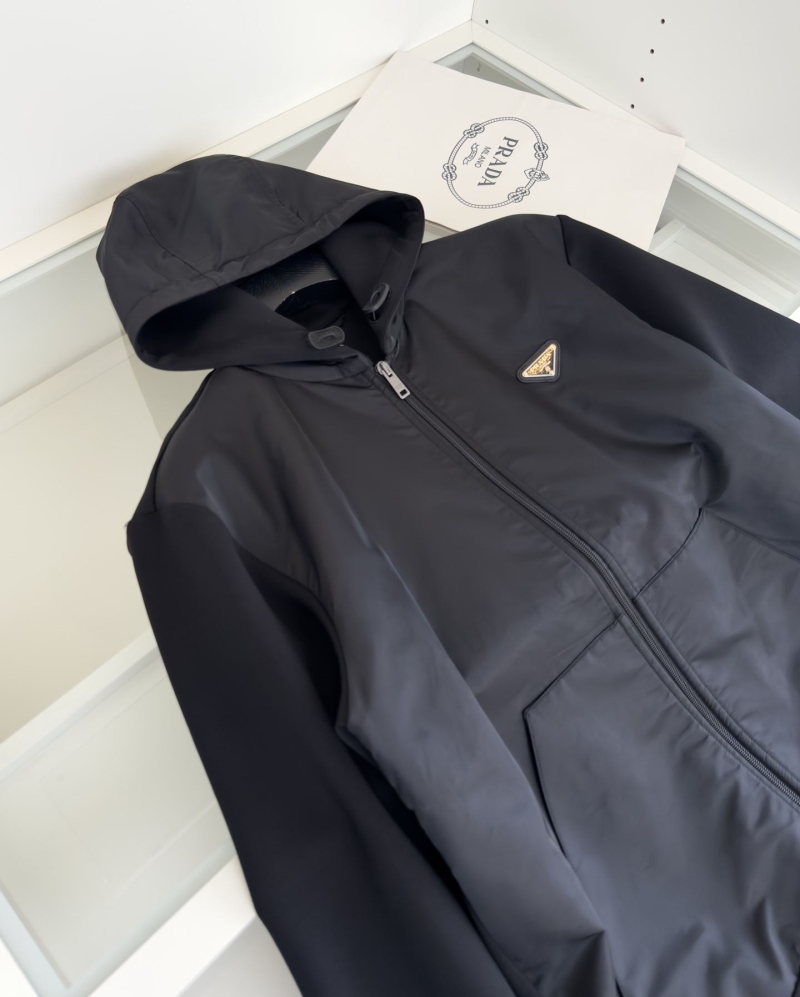 Pra*a outwear